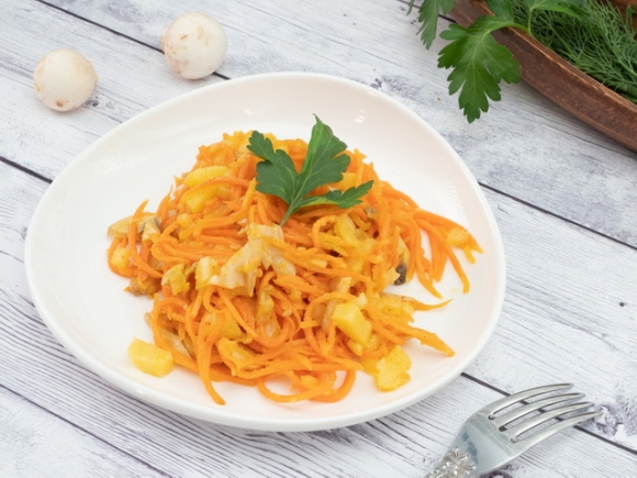 Cалат грибной с морковью "ча"