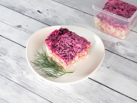 Салат Сельдь под шубой (слоями) Салат Сельдь под шубой (слоями)