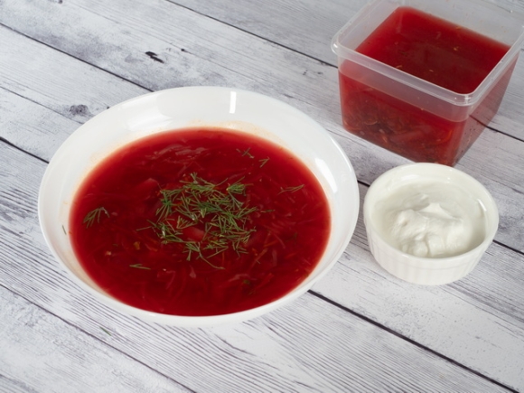 Борщ сибирский со сметаной