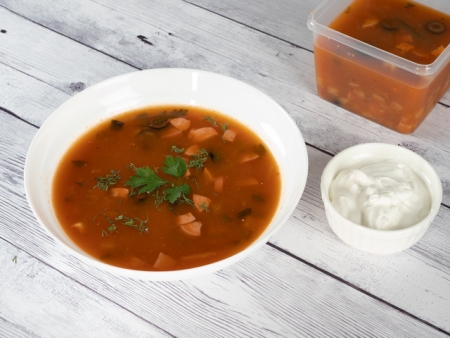 Cолянка домашняя со сметаной Cолянка домашняя со сметаной