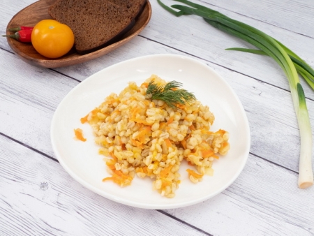 Каша перловая с овощами и сливочным маслом Каша перловая с овощами и сливочным маслом