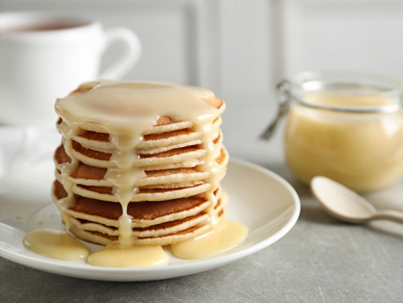 Оладьи с бананом и сгущенкой