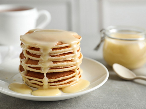 Оладьи с бананом и сгущенкой